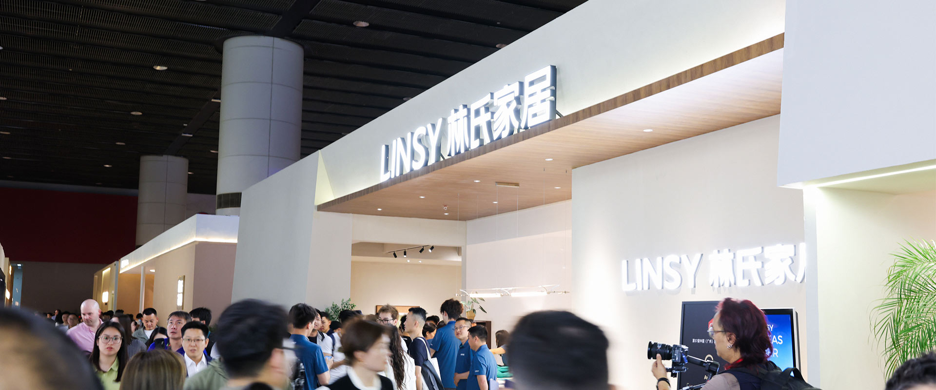 Tonggak Ekspansi Global: LINES Bersinar di MIFF & CIFF